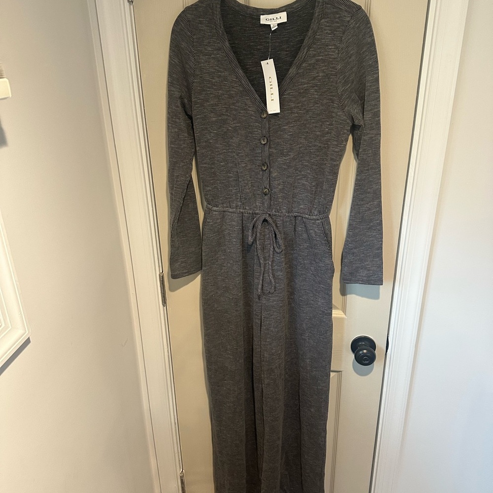 NWT Stunning Gilli Long-Sleeve Jumpsuit Medium